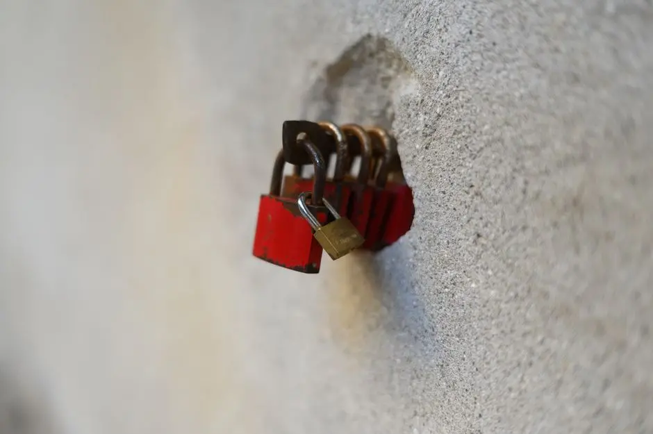 Forge Deadlock-Free Java: Concurrency Strategies Explored