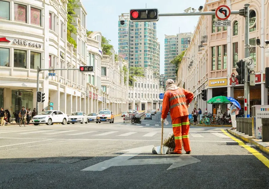 Engineer Instant Loads: Service Worker Caching for JavaScript Files
