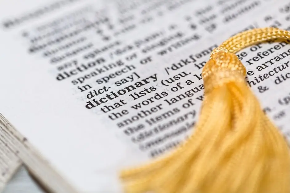 Master Python Dictionaries: Efficient Key-Value Storage